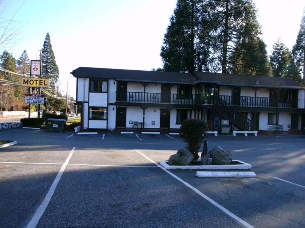 Coach N Four Motel Grass Valley Exterior foto