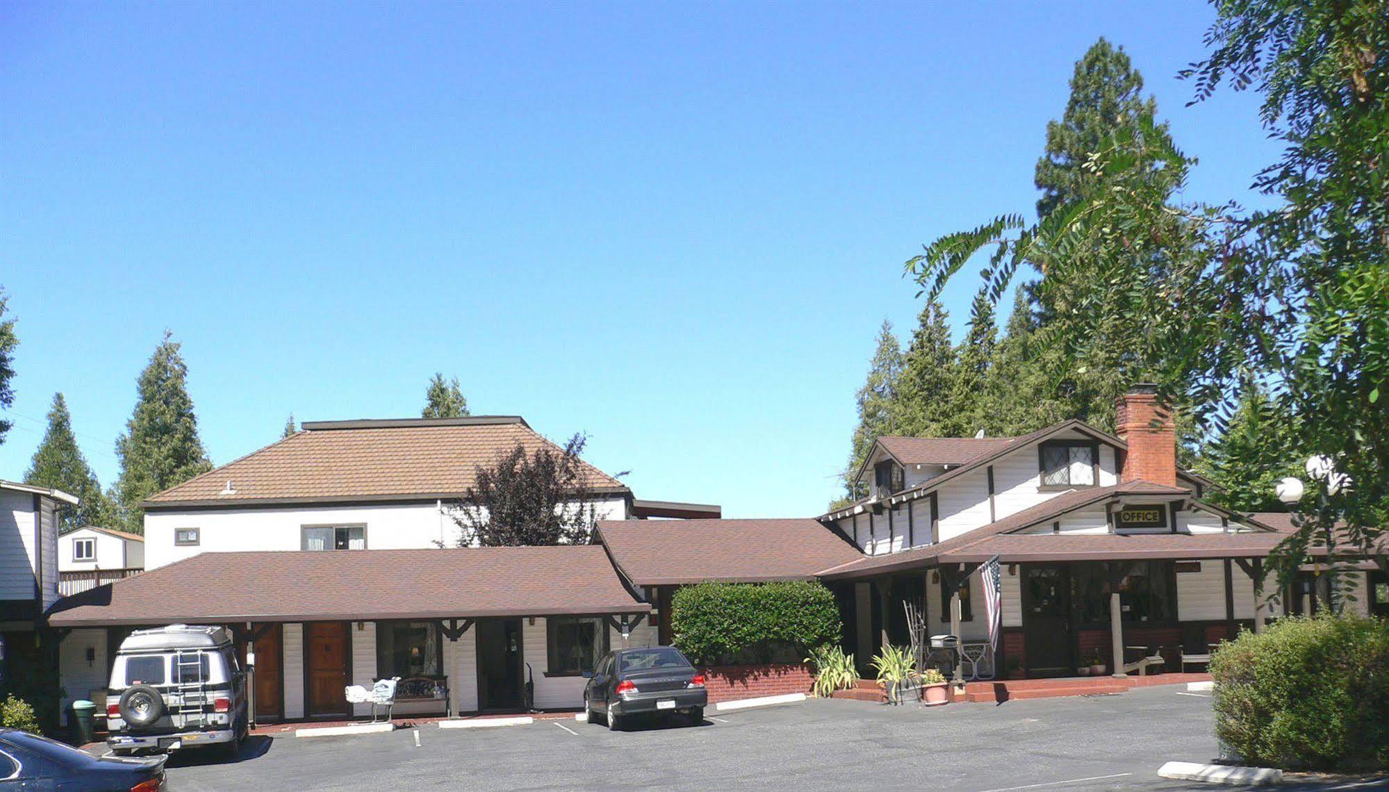 Coach N Four Motel Grass Valley Exterior foto